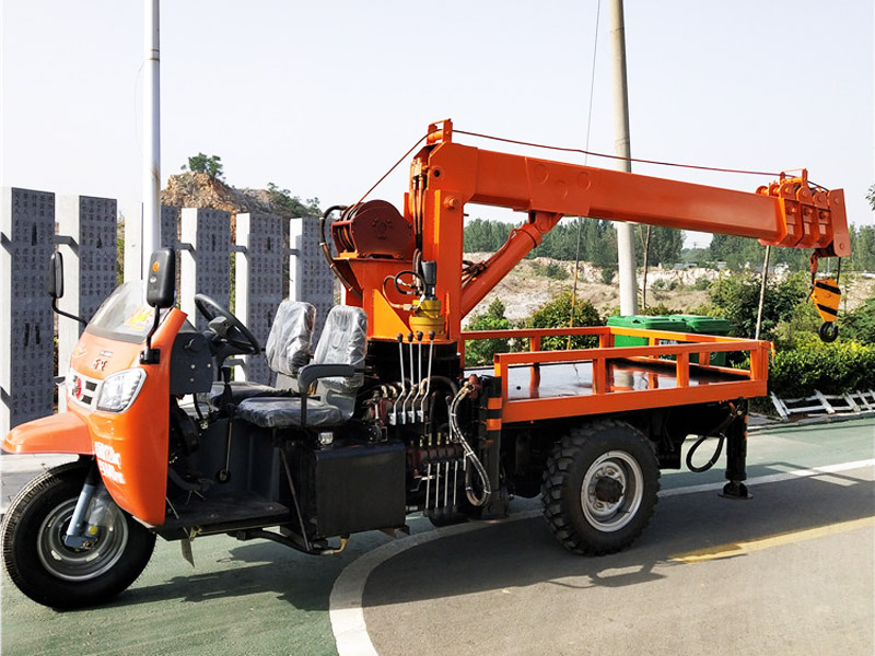 三輪隨車(chē)吊